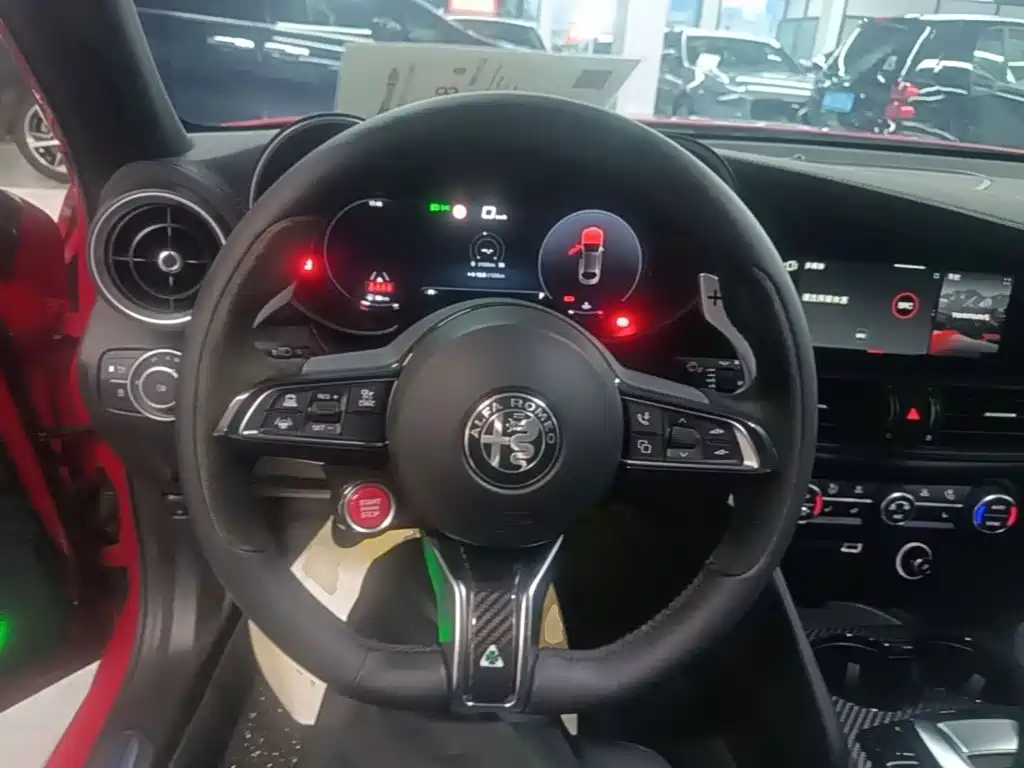 Alfa Romeo Giulia — миниатюра 11