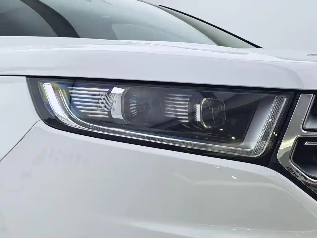Ford Edge — миниатюра 4