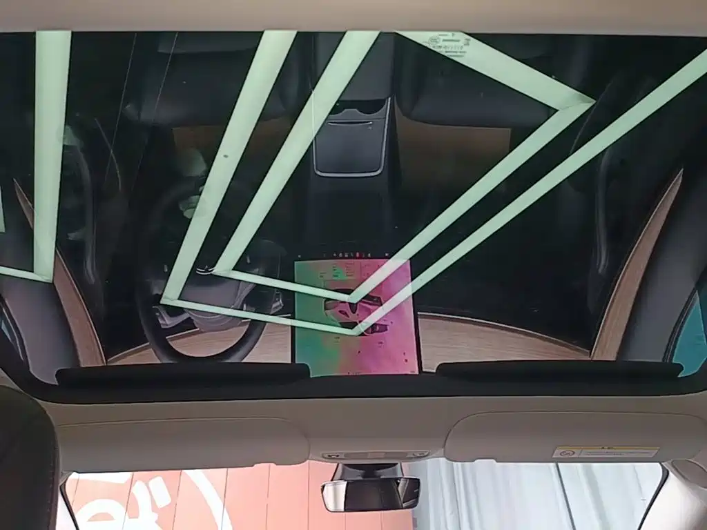 Tesla Model 3 — миниатюра 18