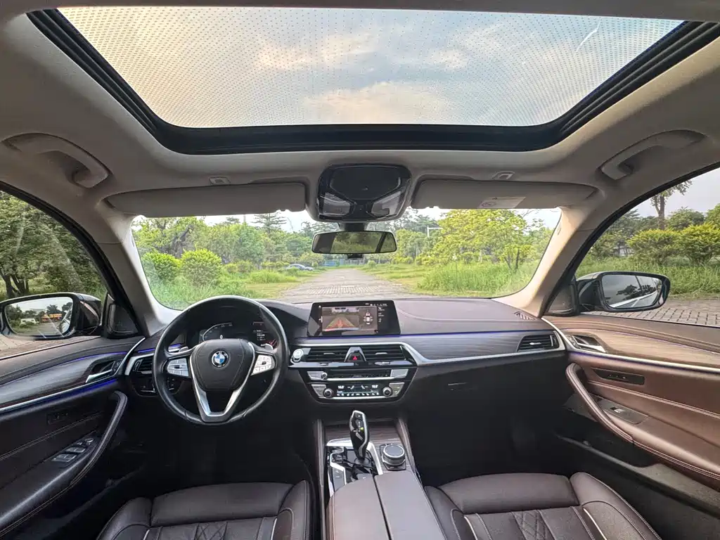 BMW 5 Series — миниатюра 10