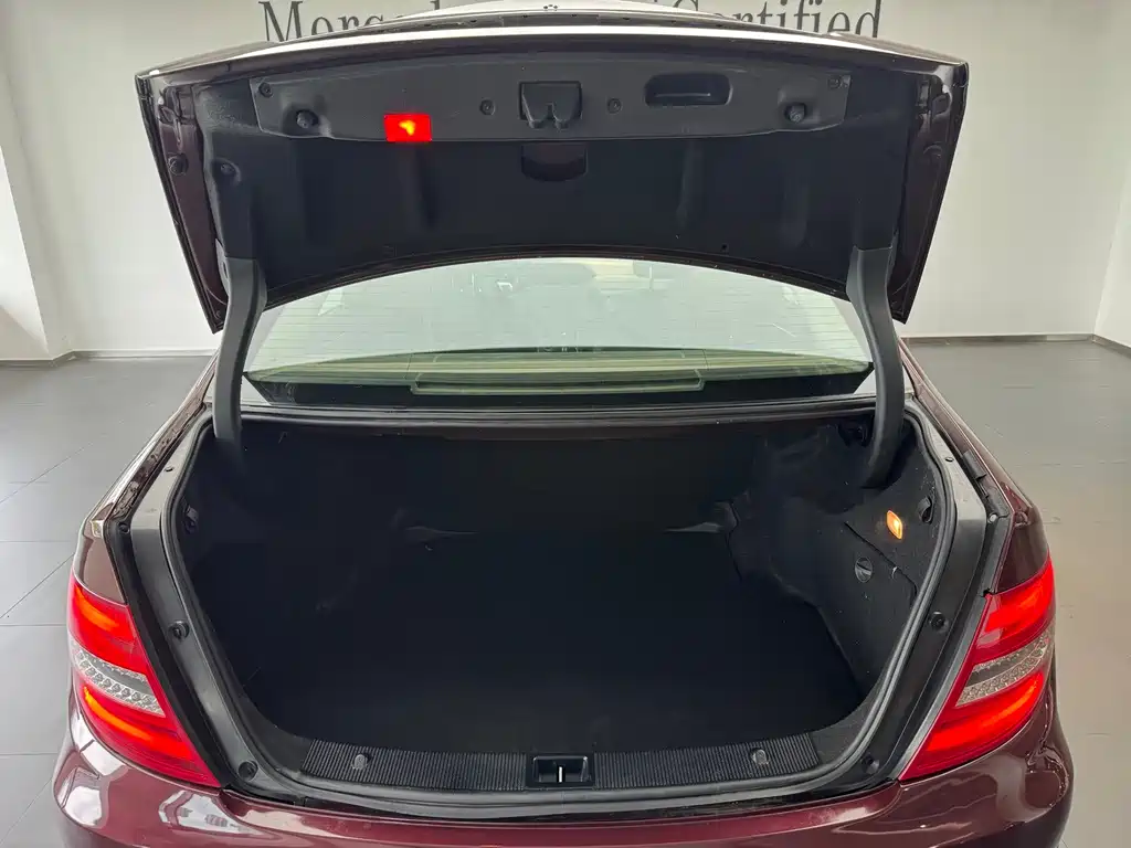 Mercedes-Benz C-Class — миниатюра 5