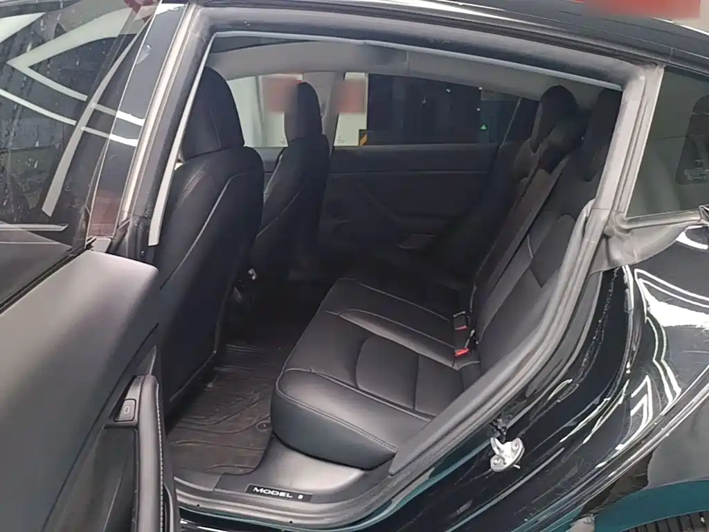 Tesla Model 3 — миниатюра 17