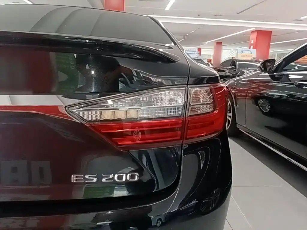 Lexus ES — миниатюра 8