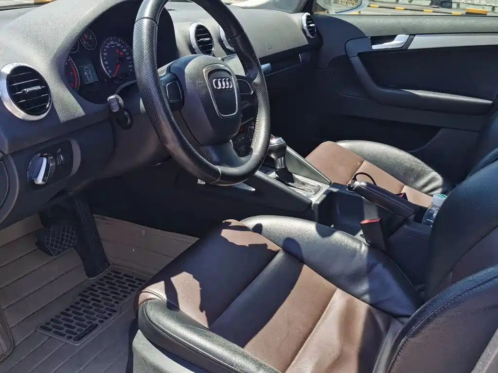 Audi A3 (Import) Sportback 30 TFSI Luxury Type, фото 4