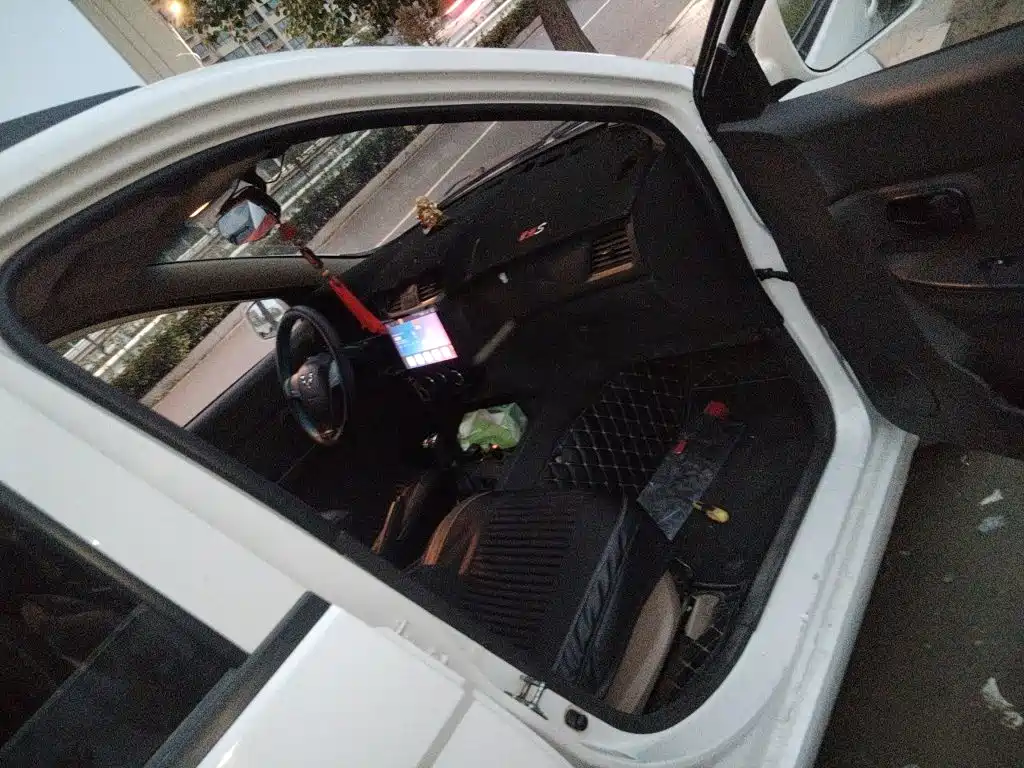 Wuling Hongguang — миниатюра 18