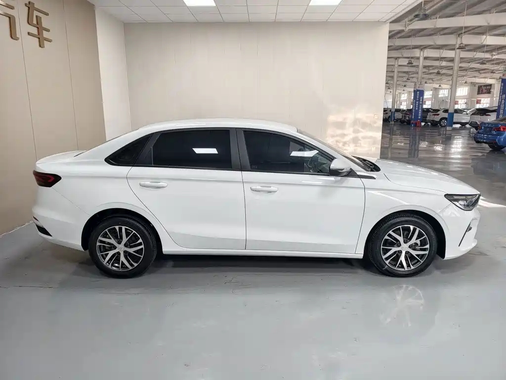 Geely Emgrand — миниатюра 8