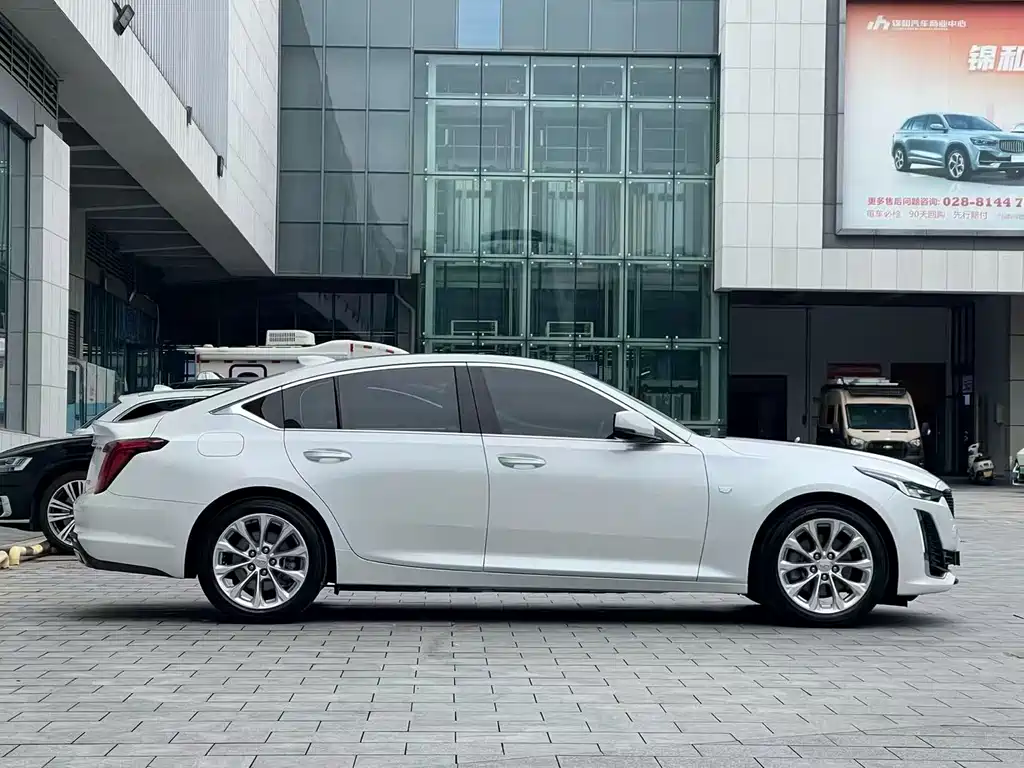 Cadillac CT5 — миниатюра 7