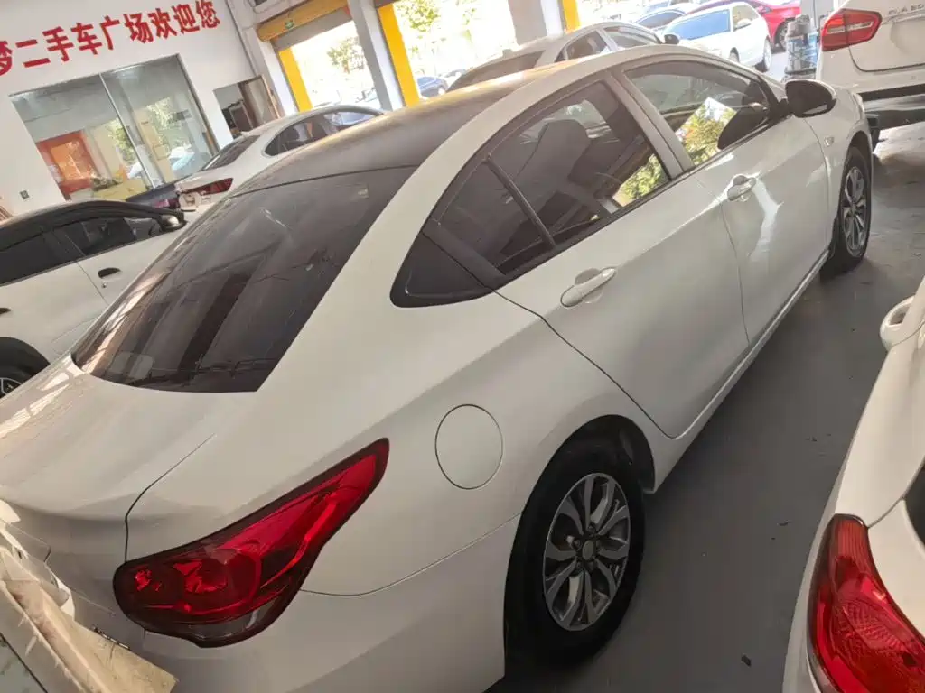 Chevrolet Cavalier — миниатюра 7