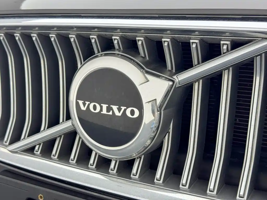 Volvo S90 PHEV — миниатюра 9