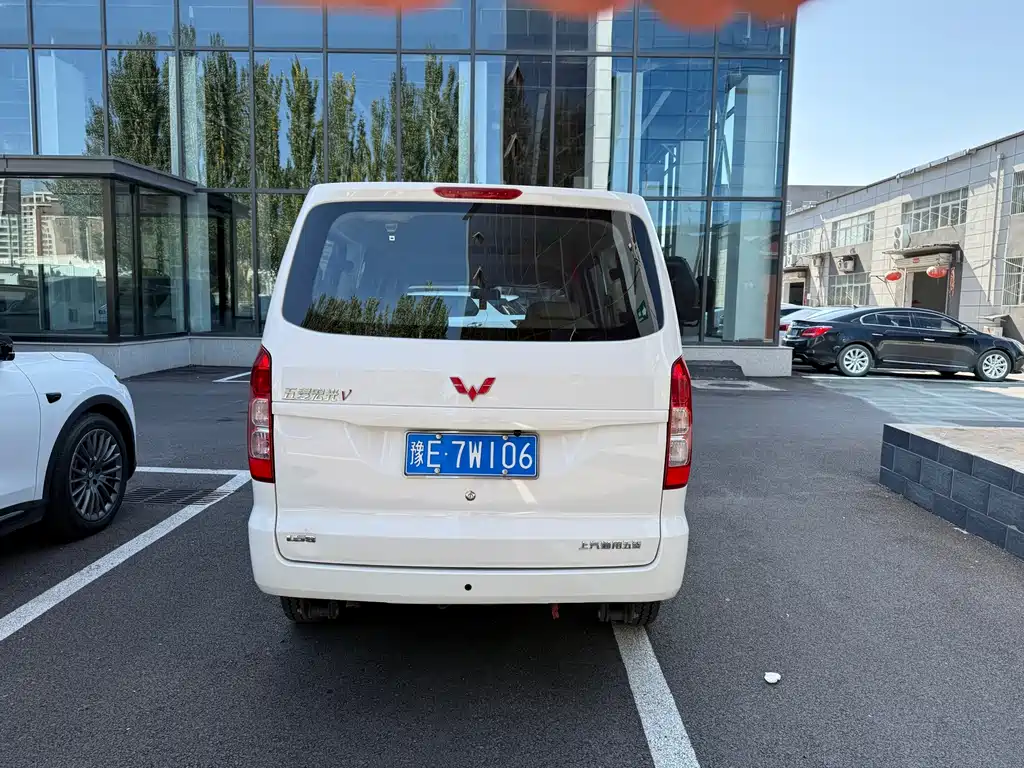 Wuling Hongguang V — миниатюра 12