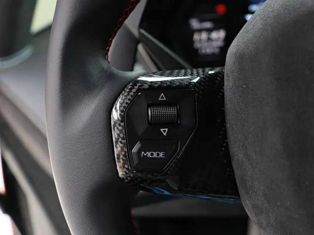 Lamborghini Aventador — миниатюра 8