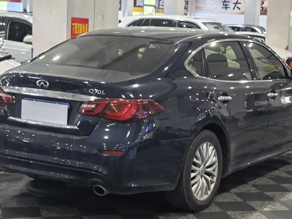 Infiniti Q70 — миниатюра 3