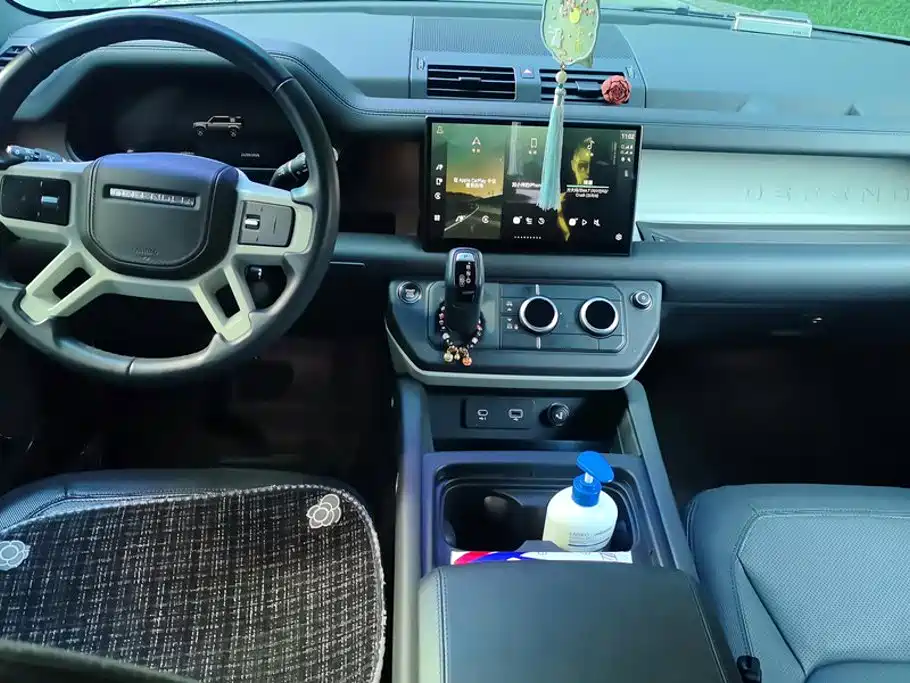 Land Rover Defender — миниатюра 12
