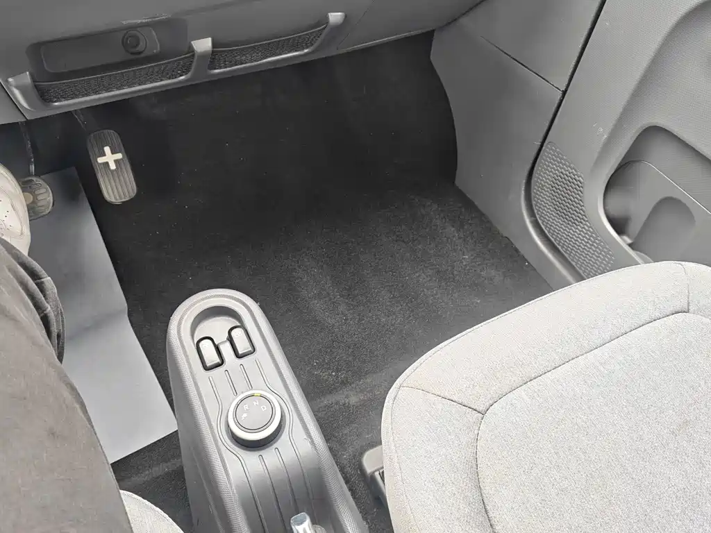 Wuling MINIEV — миниатюра 12