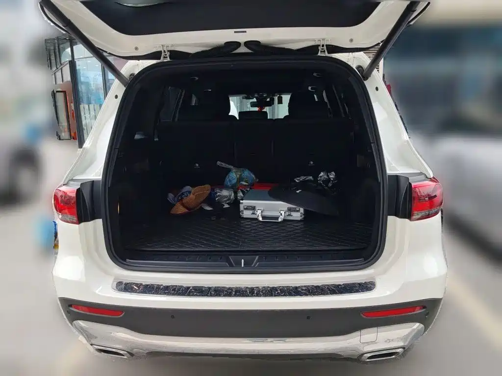 Mercedes-Benz GLB — миниатюра 10