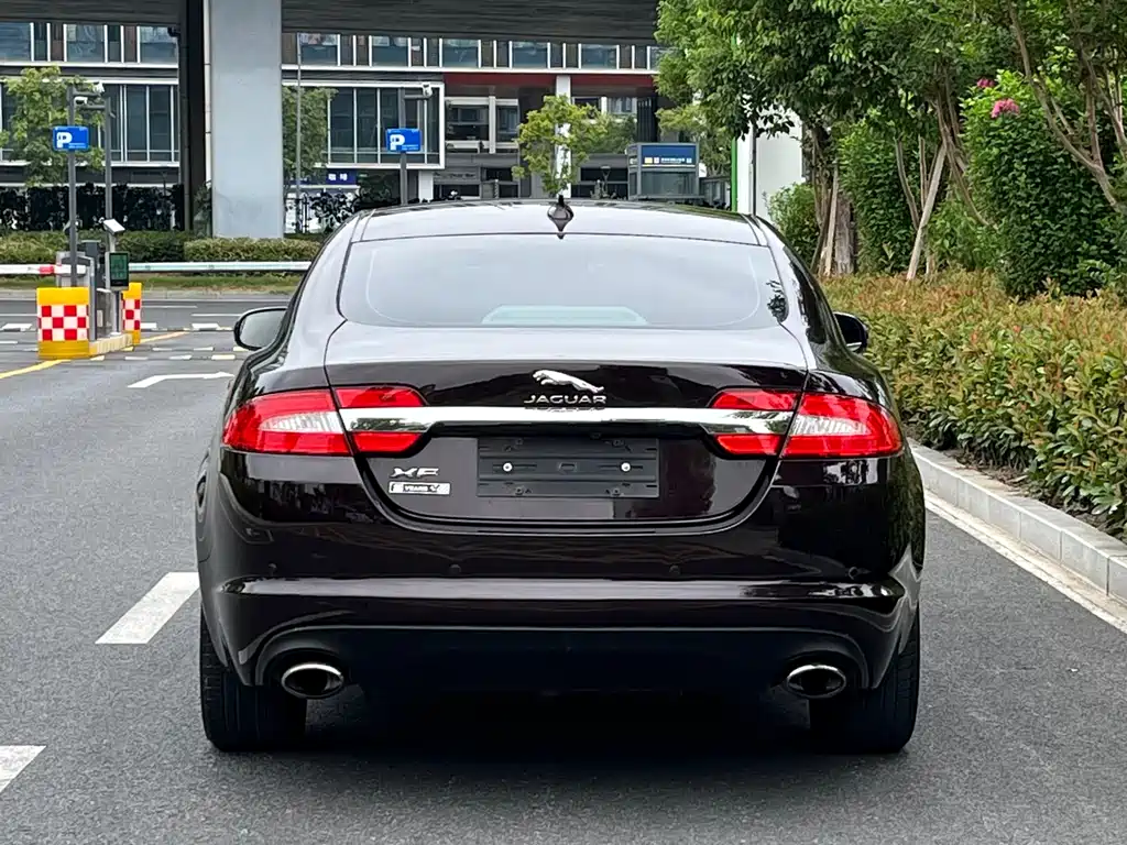 Jaguar XF — миниатюра 5