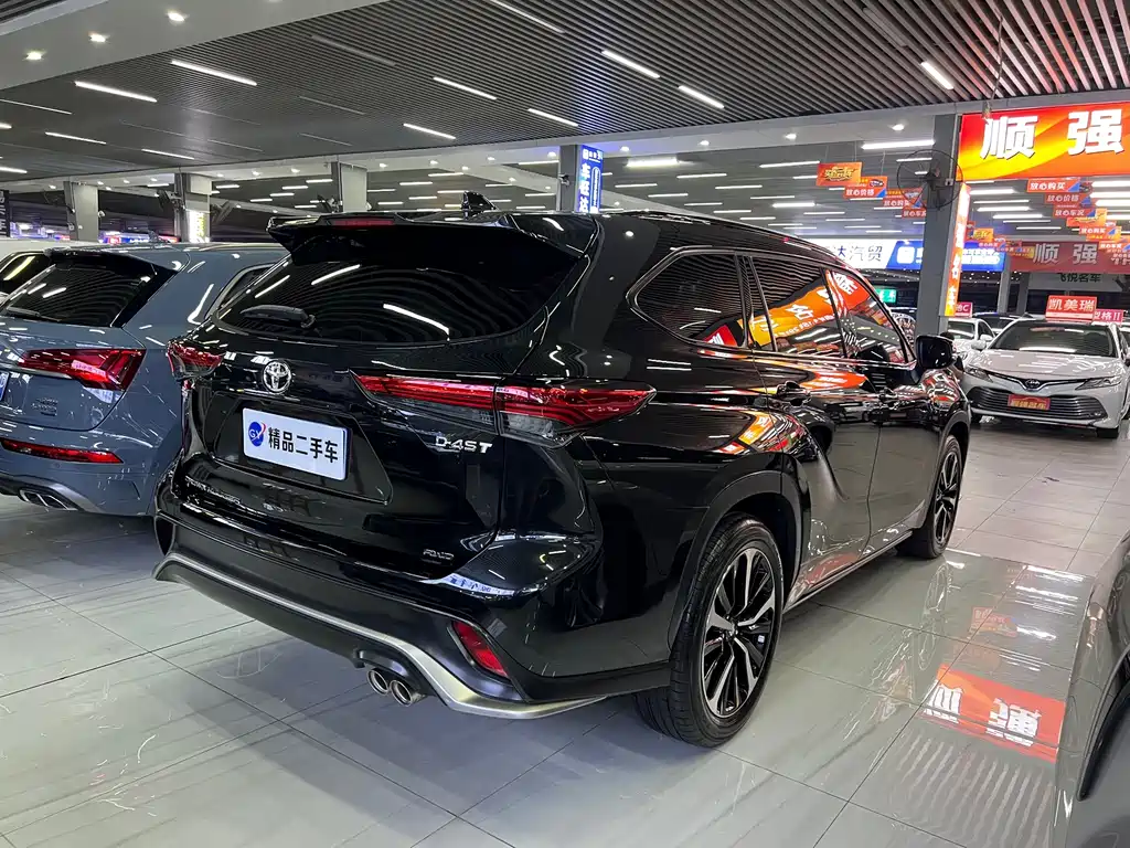 Toyota Crown Kluger — миниатюра 24