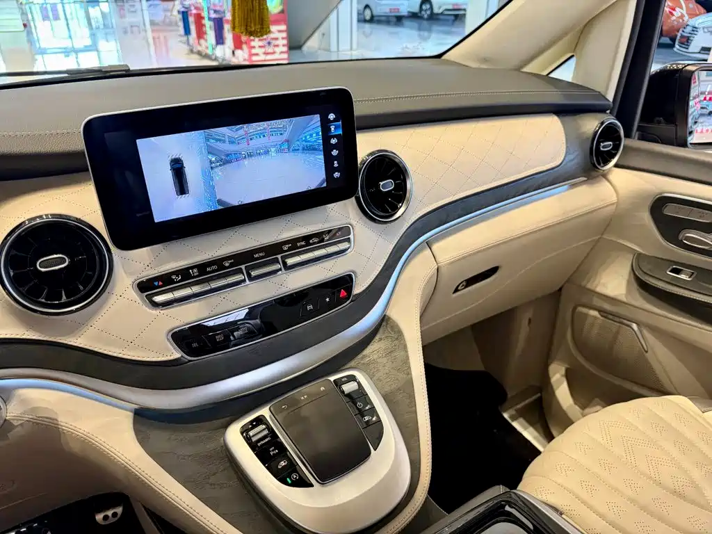 Mercedes-Benz V-Class — миниатюра 6