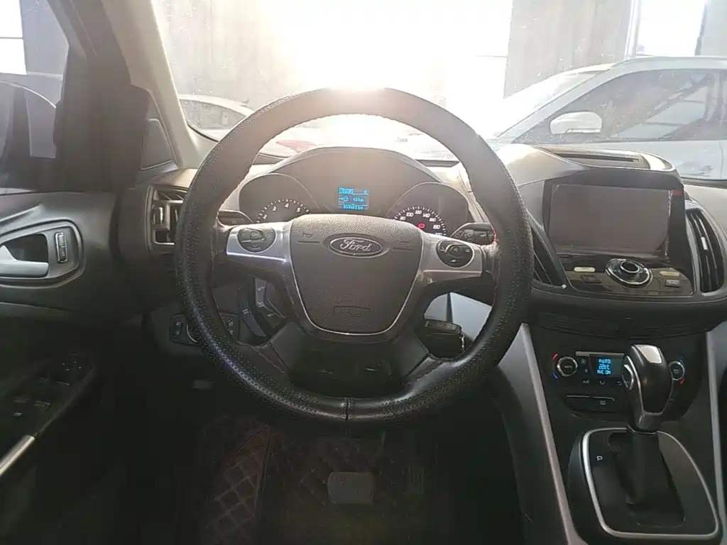 Ford Kuga — миниатюра 11