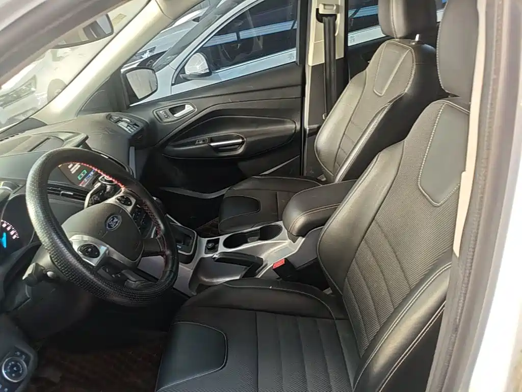 Ford Kuga — миниатюра 15