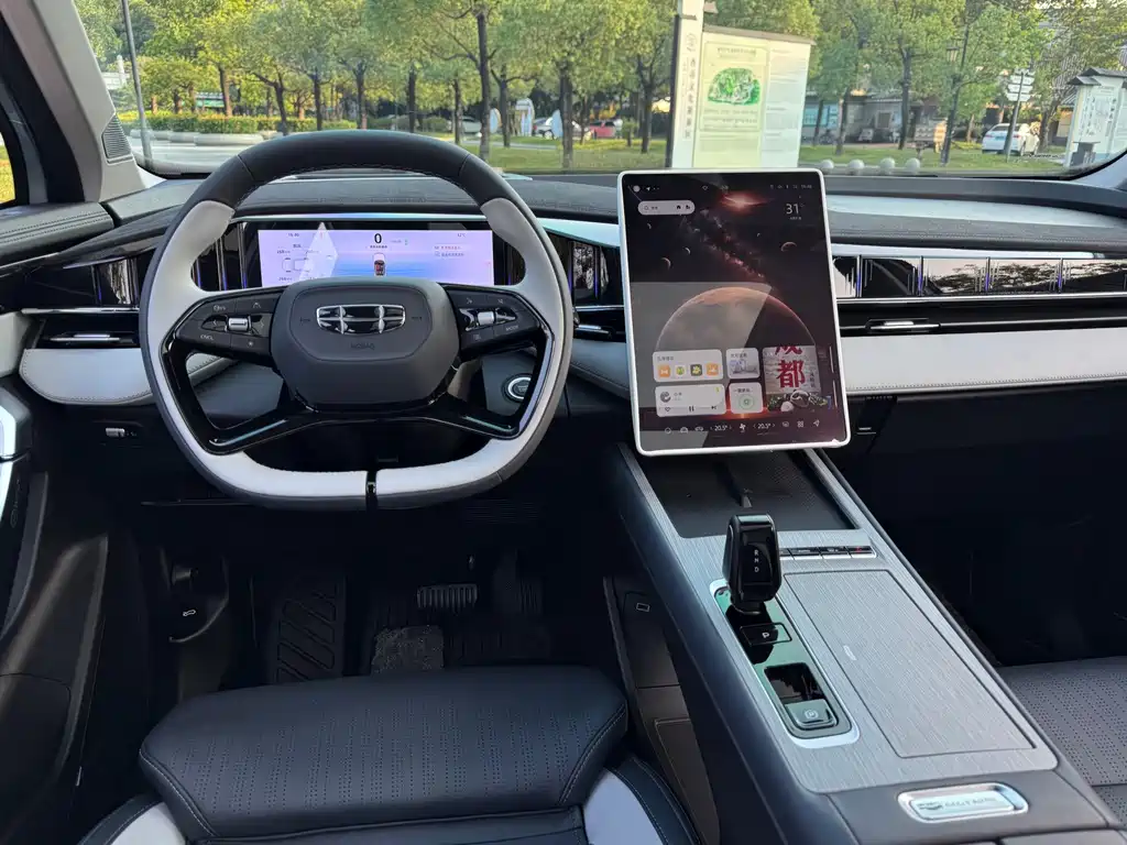 Geely Boyue L — миниатюра 17