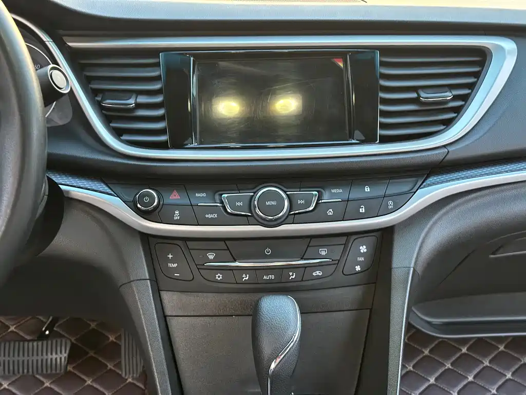 Buick Excelle — миниатюра 13