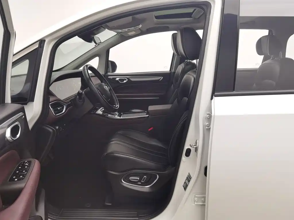 GAC Motor Trumpchi M6 — миниатюра 10