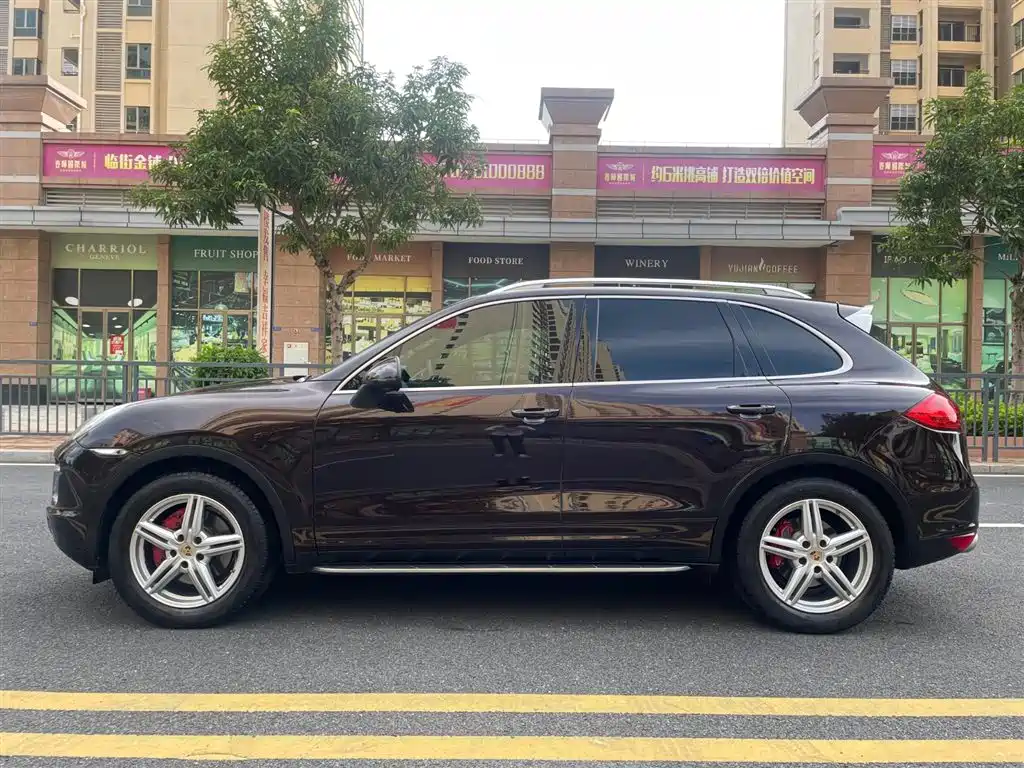 Porsche Cayenne 2014 Cayenne Platinum Edition 3.0T