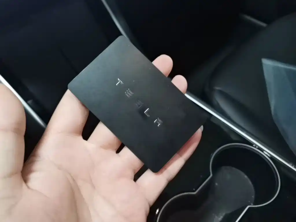 Tesla Model 3 — миниатюра 9
