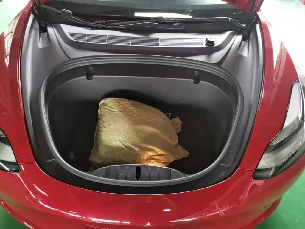 Tesla Model 3 — миниатюра 20