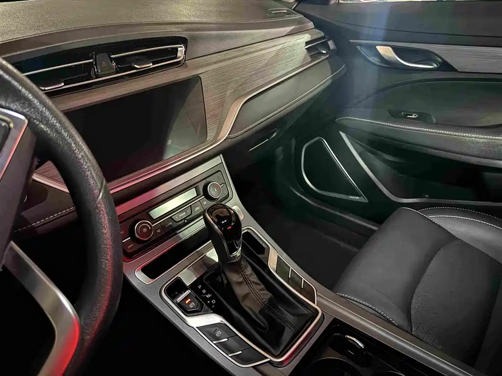 Geely Emgrand — миниатюра 7