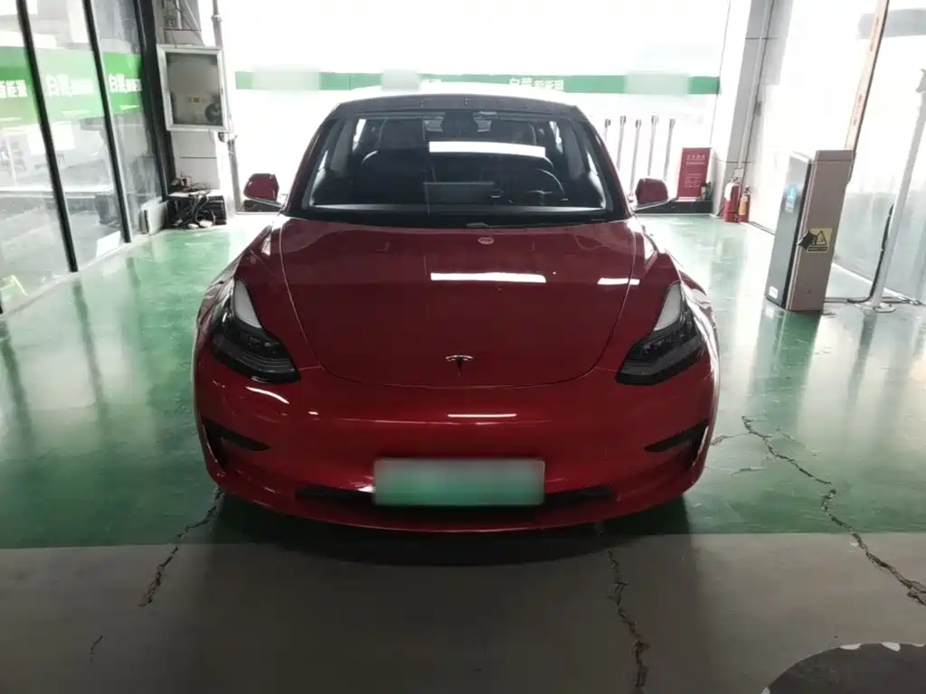 Tesla Model 3 — миниатюра 3