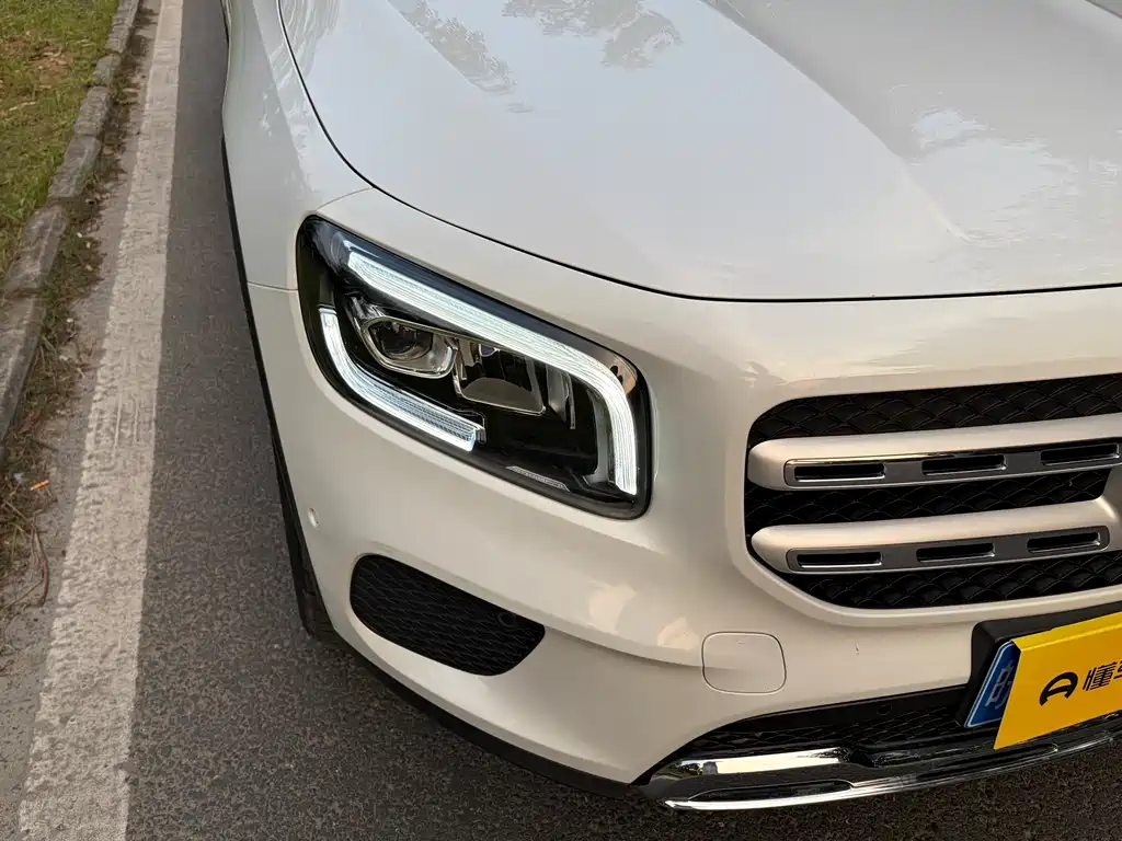 Mercedes-Benz GLB — миниатюра 19