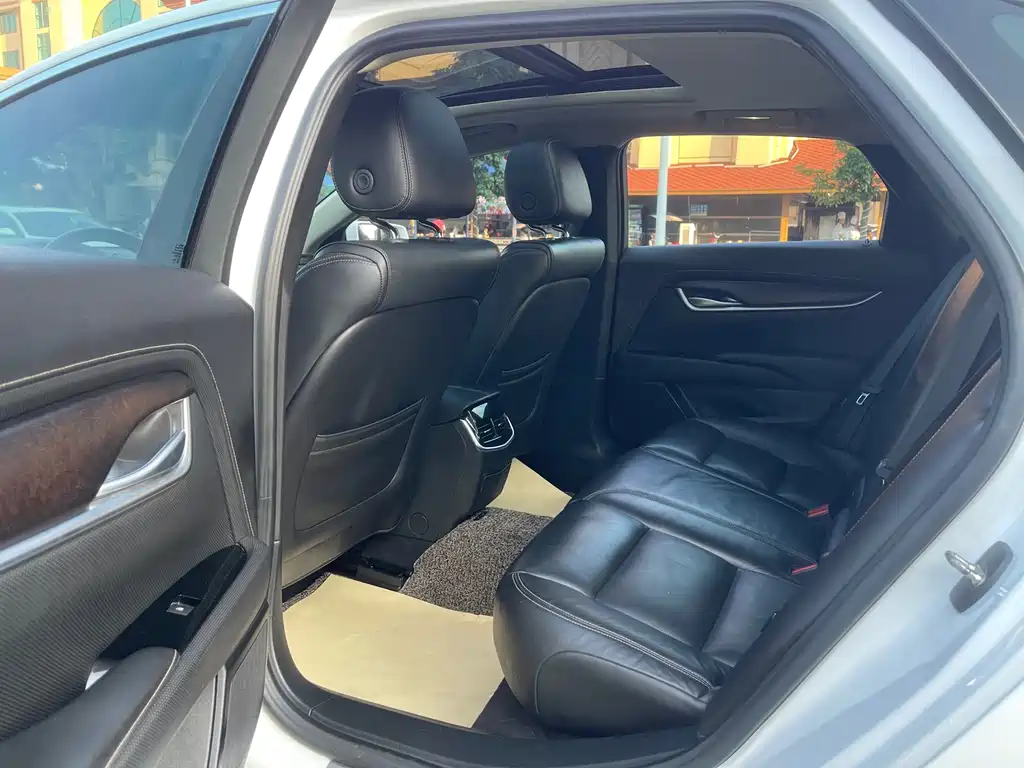 Cadillac XTS — миниатюра 12
