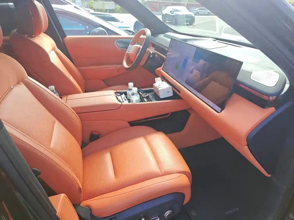 Lynk & Co 900 — миниатюра 4