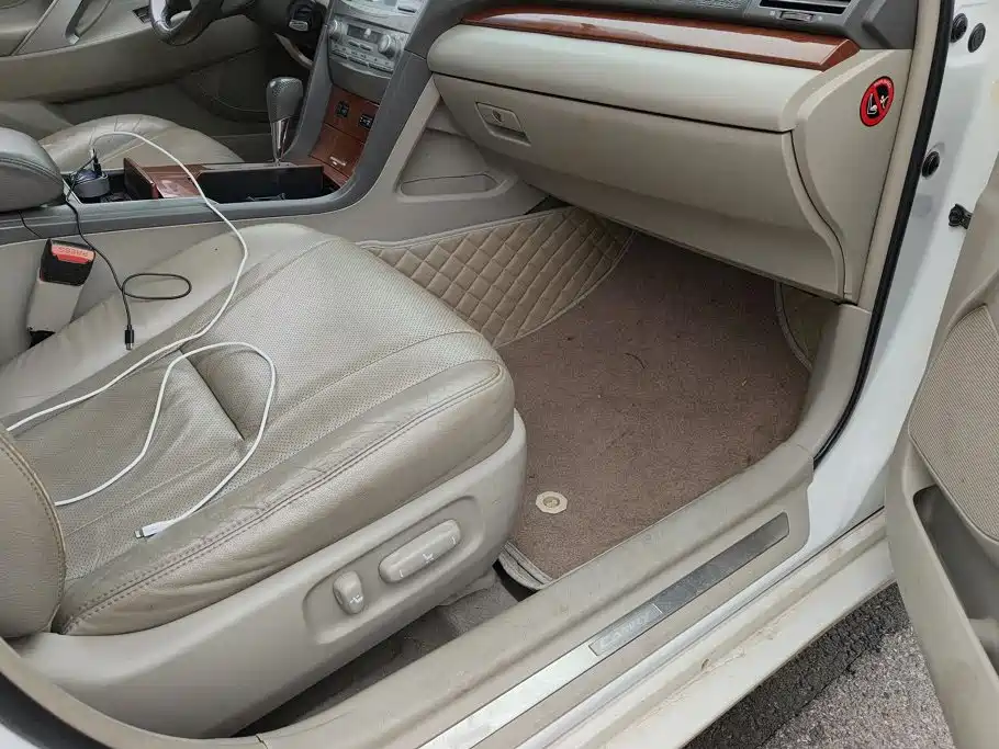 Toyota Camry — миниатюра 8