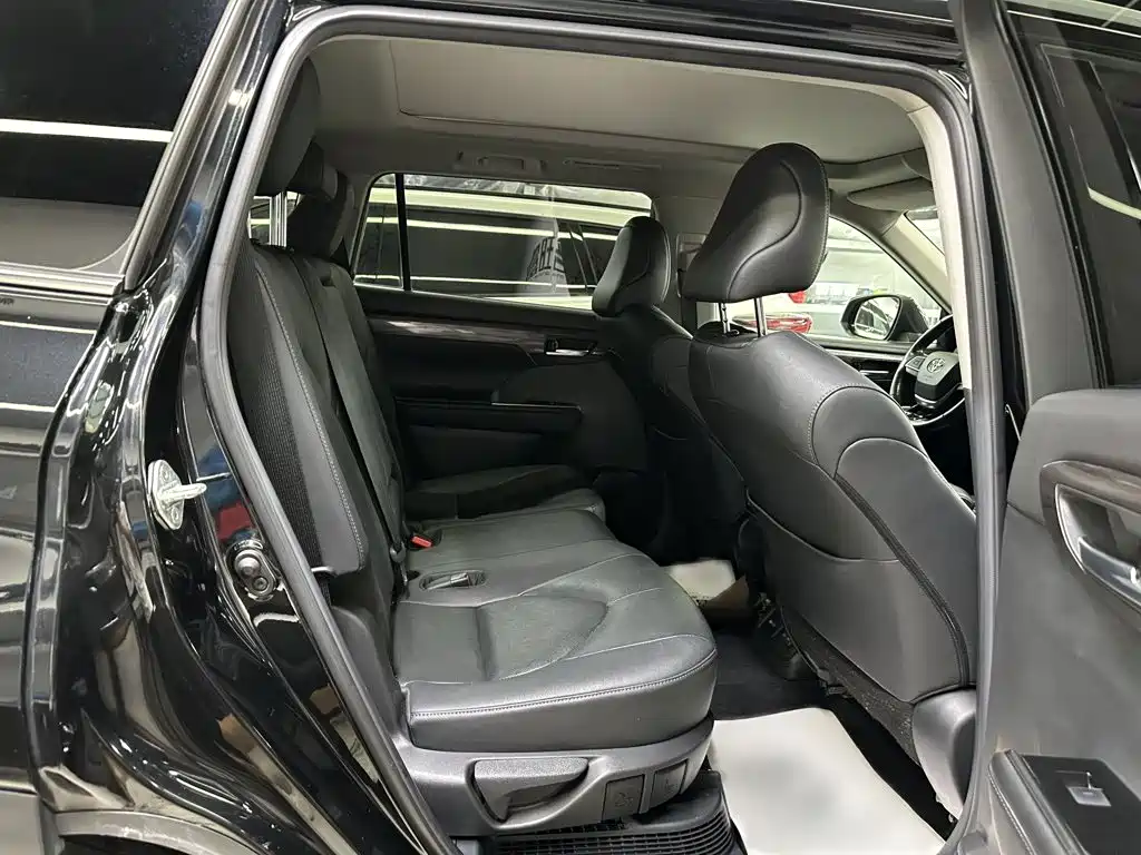 Toyota Highlander — миниатюра 7