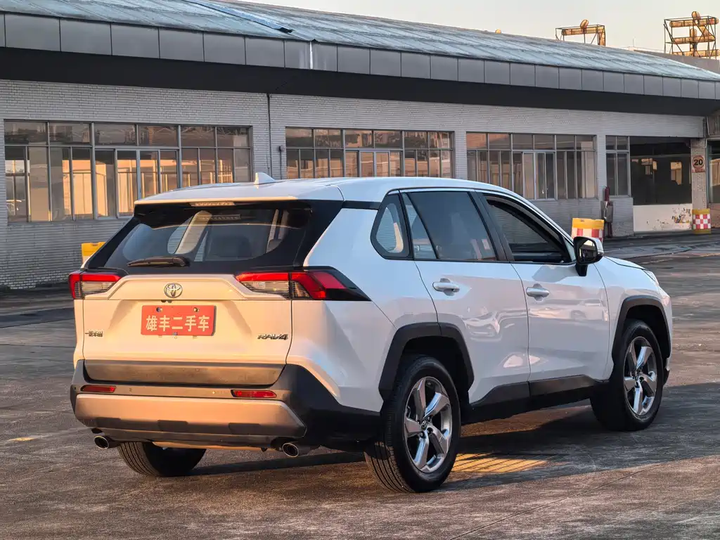 Toyota RAV4 — миниатюра 14