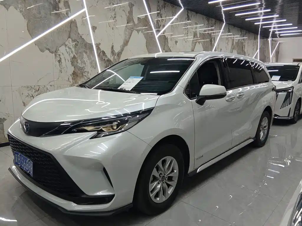 Toyota Granvia 2024