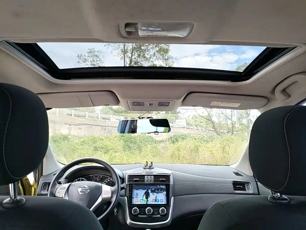 Nissan Tiida — миниатюра 18