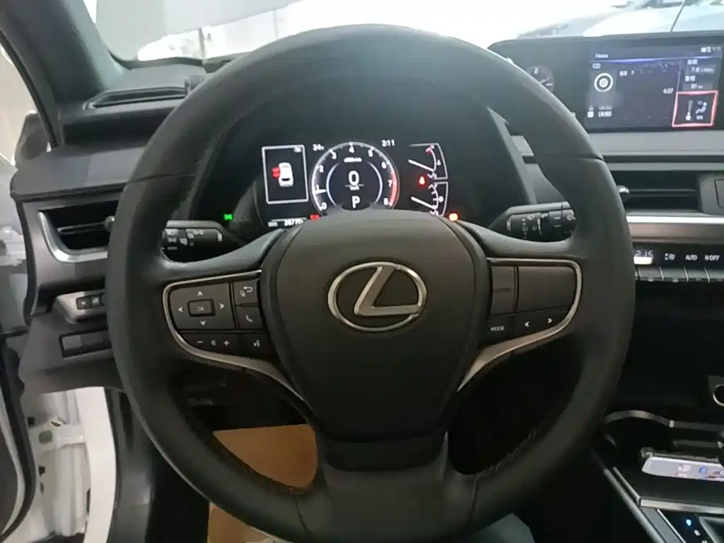 Lexus UX — миниатюра 7