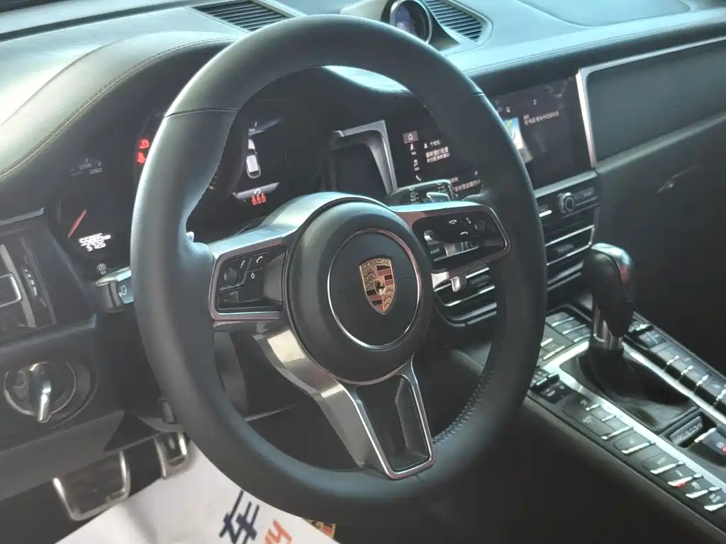 Porsche Macan — миниатюра 8