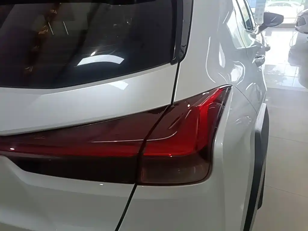 Lexus UX — миниатюра 24