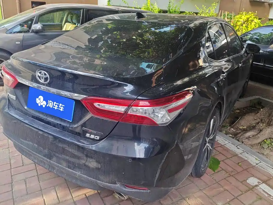 Toyota Camry — миниатюра 3