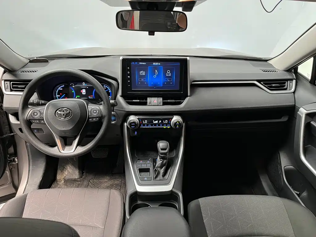 Toyota RAV4 — миниатюра 10