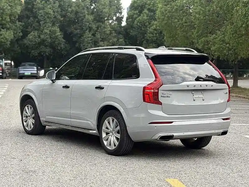 Volvo XC90 — миниатюра 10