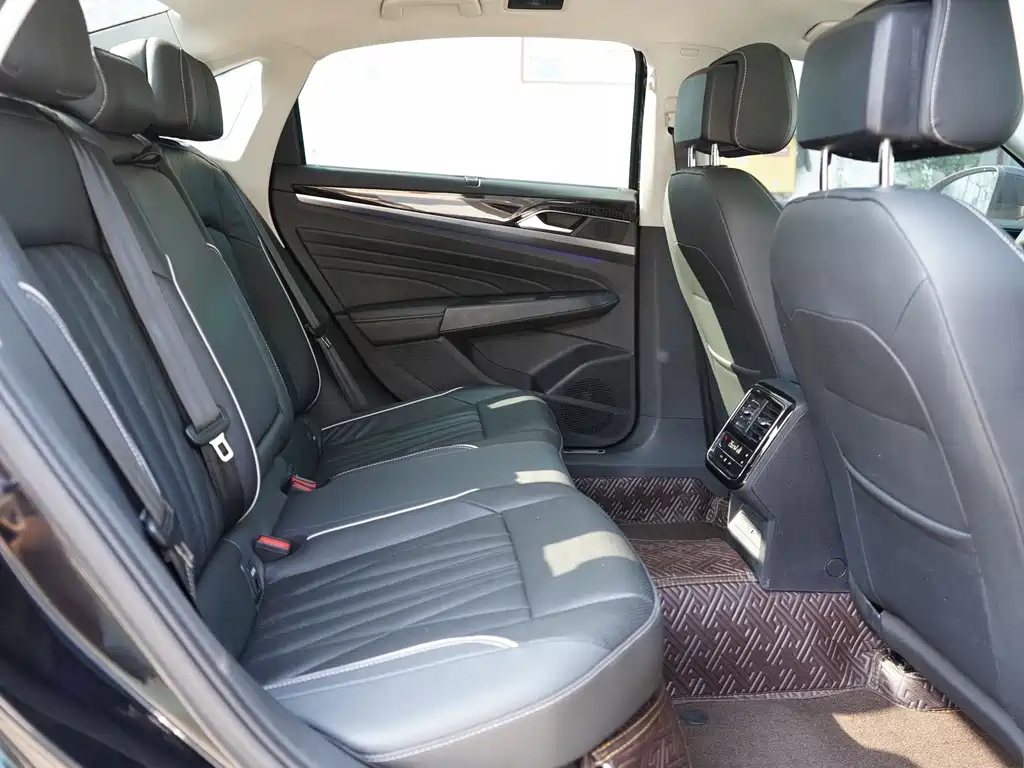 Volkswagen Passat — миниатюра 6