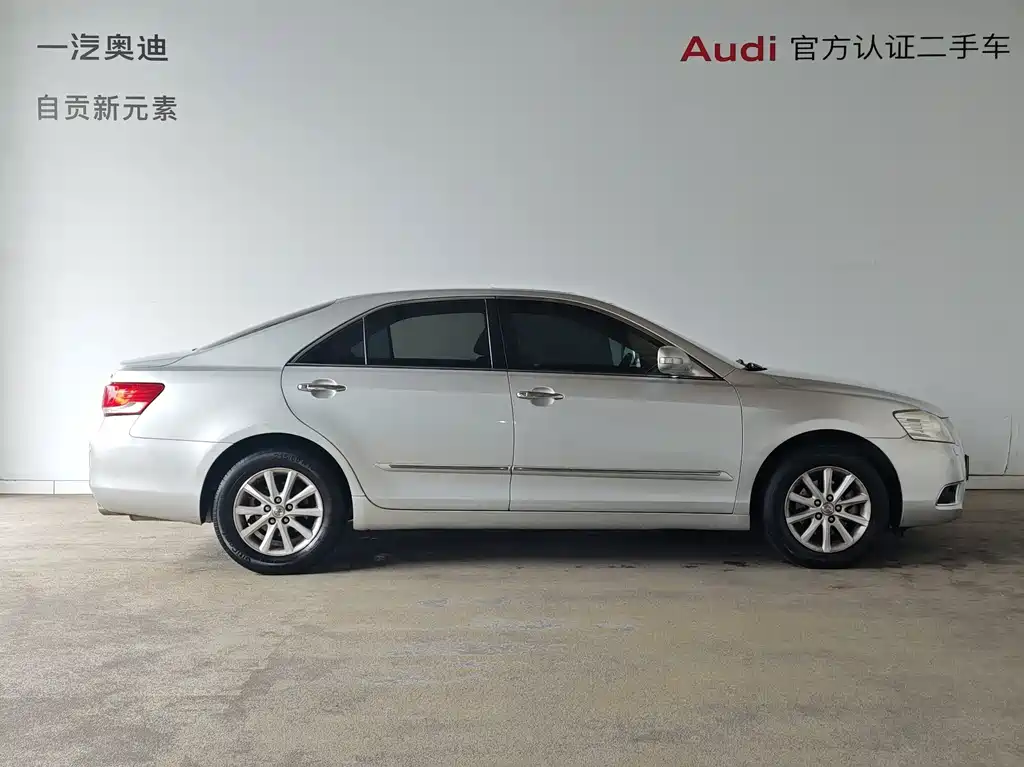 Toyota Camry — миниатюра 2