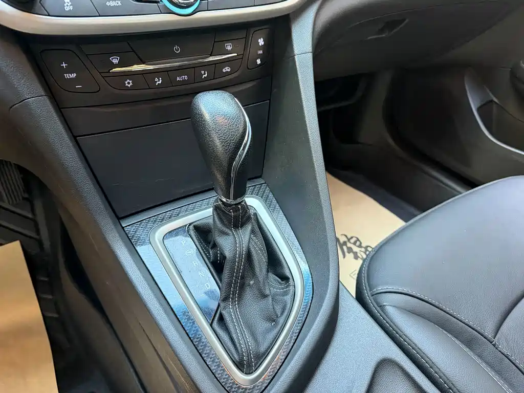 Buick Excelle — миниатюра 10