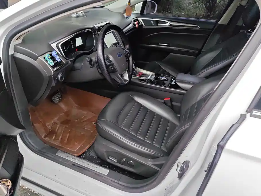 Ford Mondeo — миниатюра 9